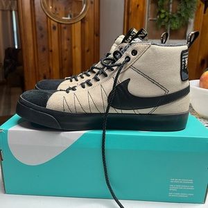 Nike SB Zoom Blazer Mid Premium Men’s 9.5, Women’s 11